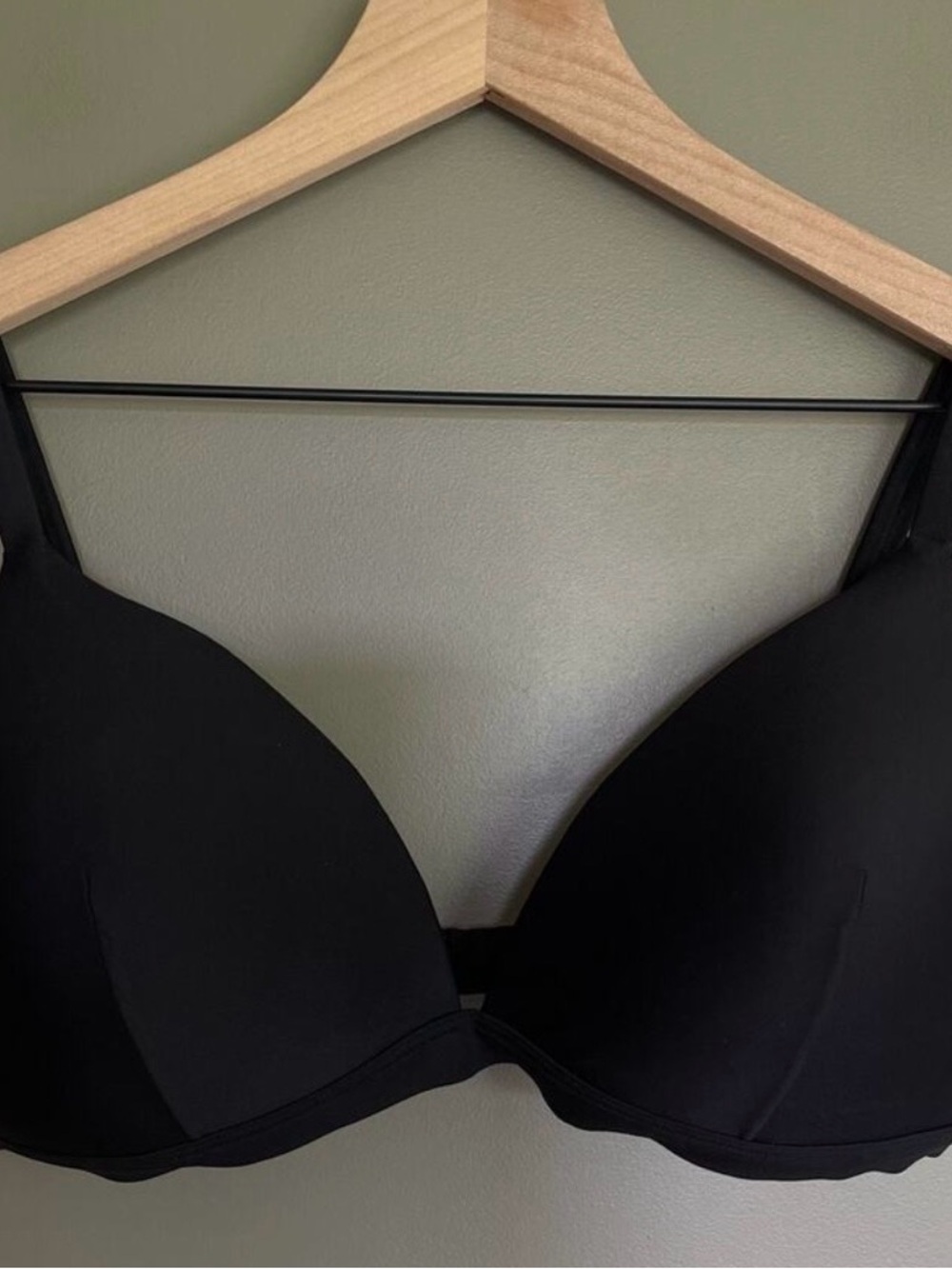 LULULEMON  🍋 waterside bikini 👙 top size 4 w C cup, lightly padded NEW w/o tags!